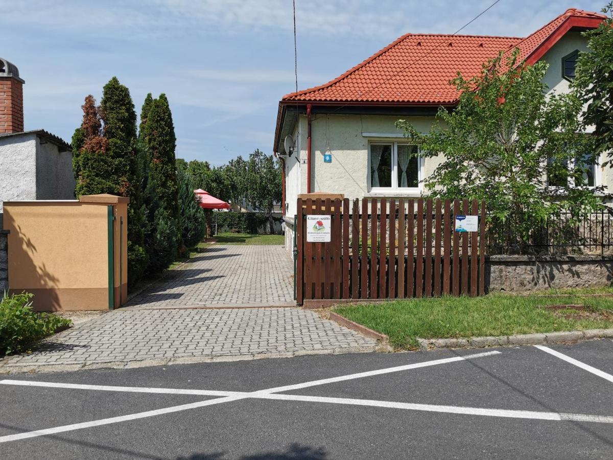 Glazer Szallas Tapolca Exterior foto